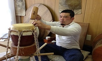 飾り太鼓製作風景